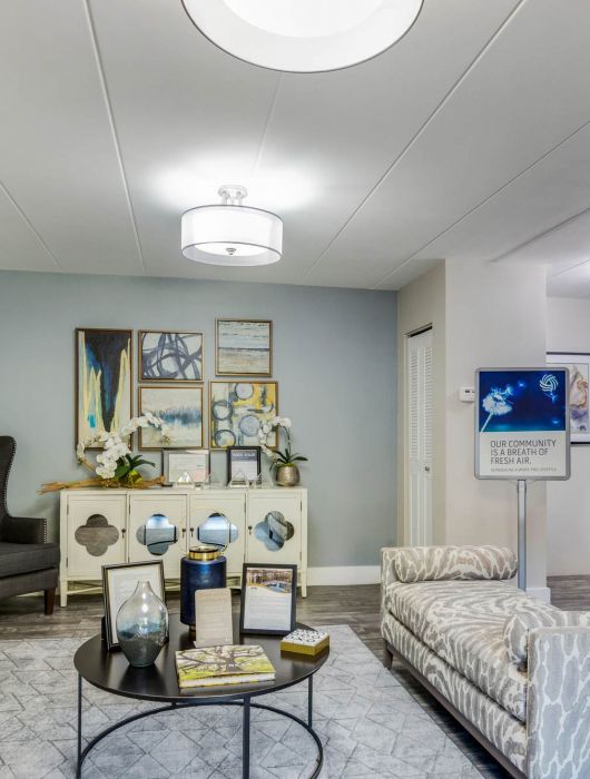 Lounge at Parkway Apartments